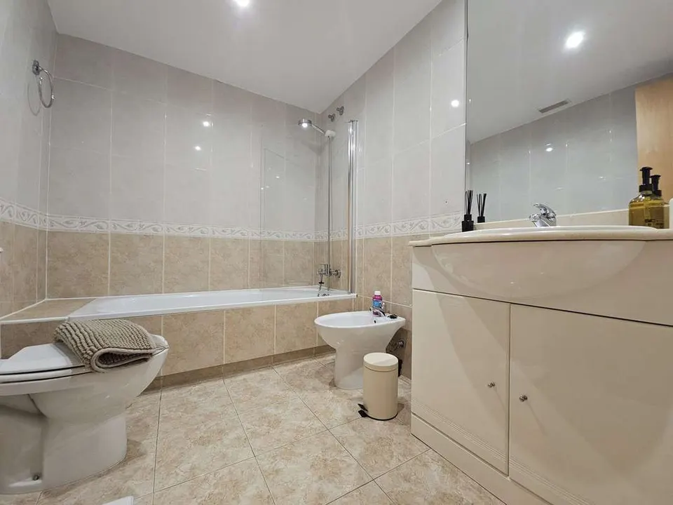 Apartament przy polu golfowym w Marbelli — zdjęcie