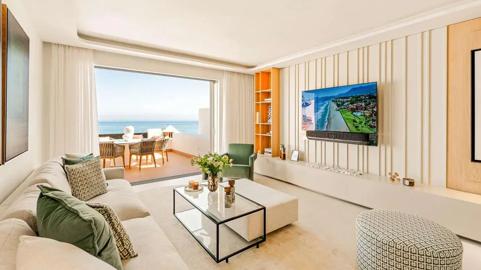 Penthouse przy plaży w Esteponie — zdjęcie