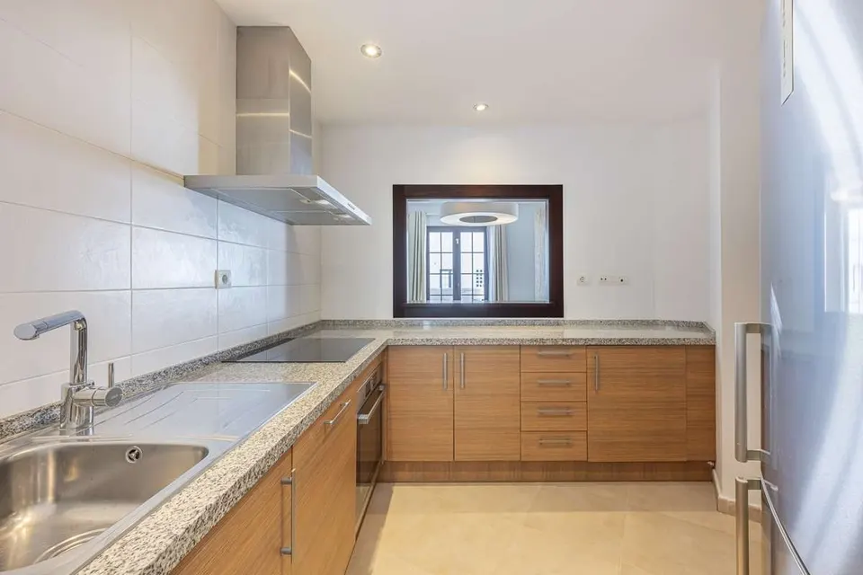Apartament z tarasem w Marbelli — zdjęcie
