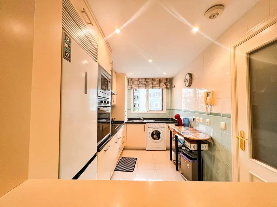 Apartament z widokiem na wodę w Sotogrande — zdjęcie