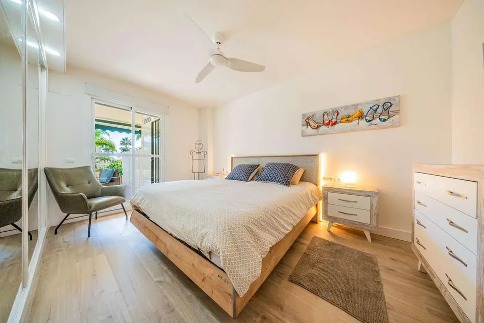 Apartament z tarasem w Marbelli — zdjęcie