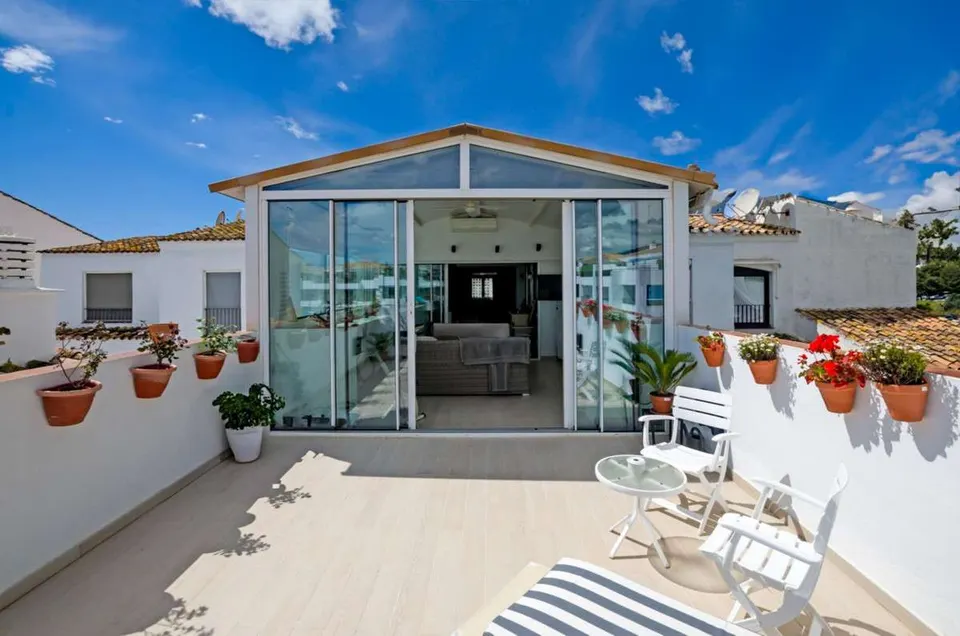 Penthouse z tarasem w Marbelli — zdjęcie