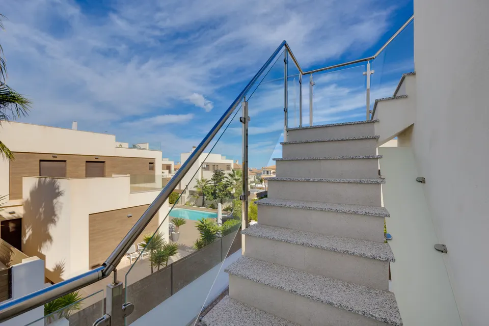 Nowe wille w Torrevieja — zdjęcie 6 z 16