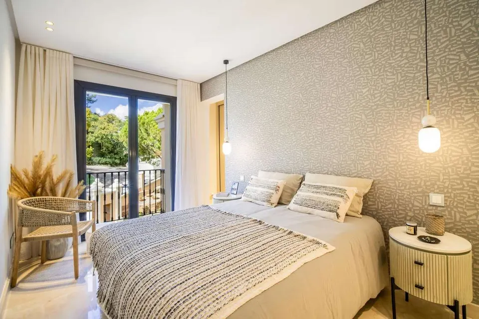 Penthouse z widokiem na morze w Benahavís — zdjęcie