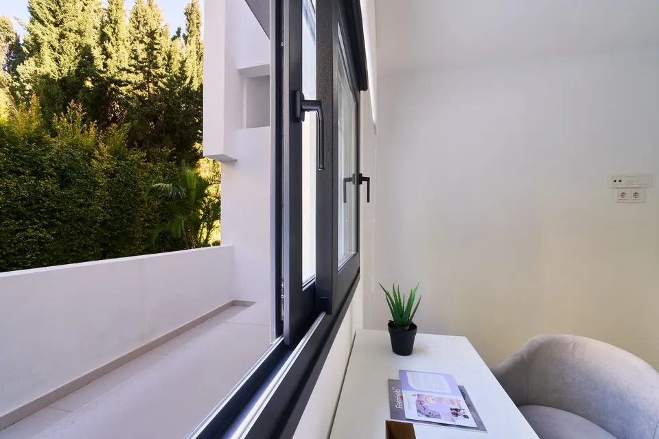 Apartamenty z basenami w Esteponie – zdjęcie 15 z 16