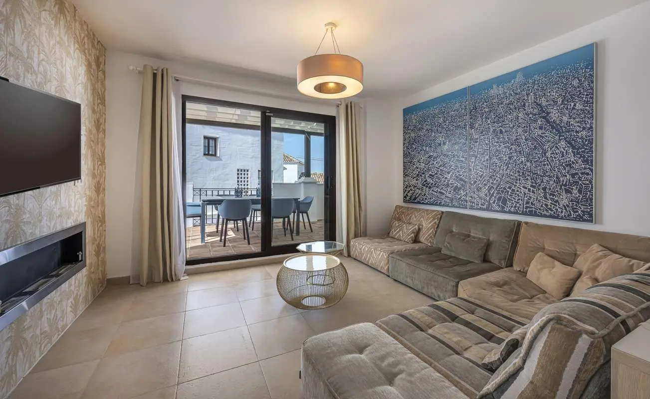 Apartament z tarasem w Marbelli