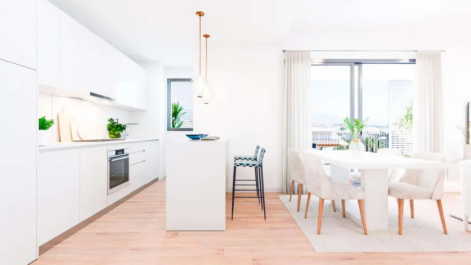 Penthouse z basenem w Esteponie — zdjęcie