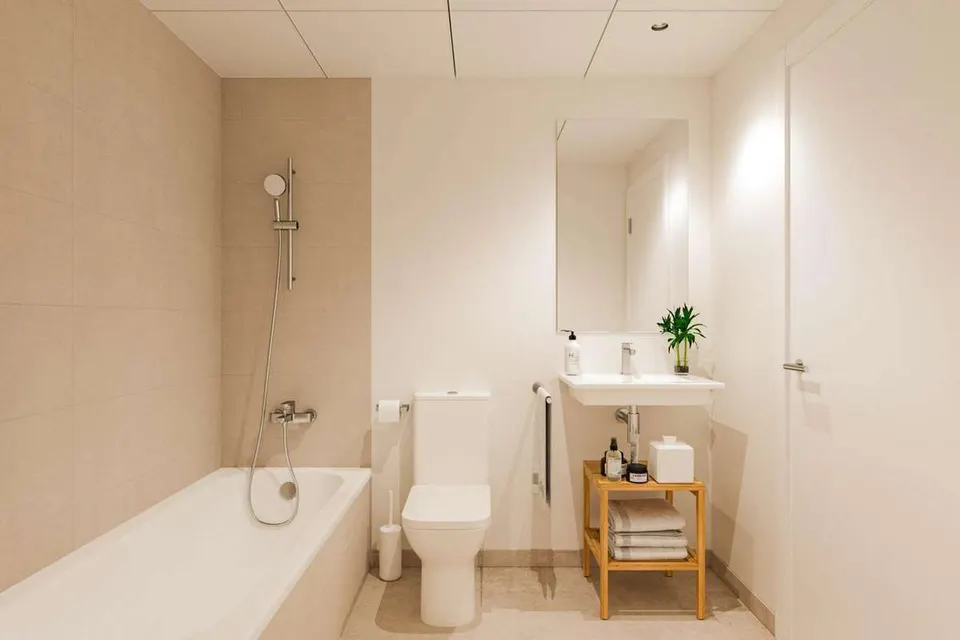 Apartament z prywatnym ogrodem w Mijas — zdjęcie