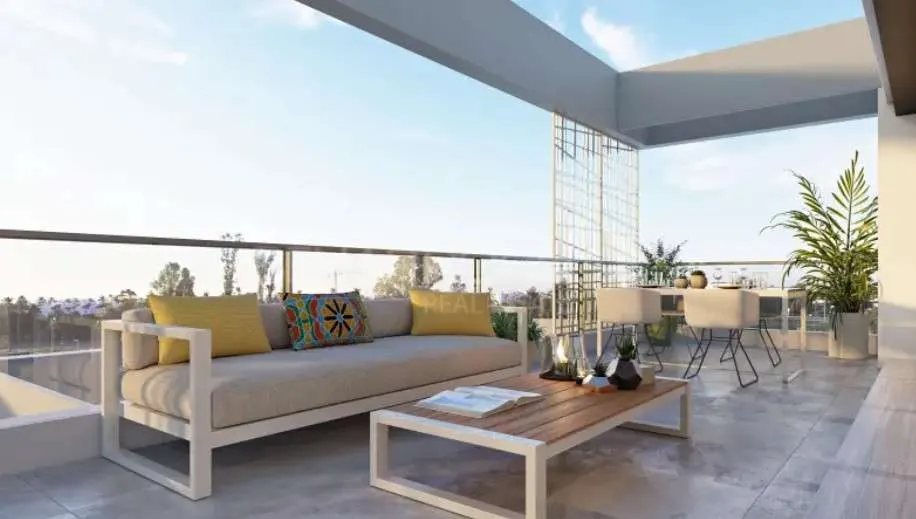 Penthouse z prywatnym ogrodem w Esteponie — zdjęcie