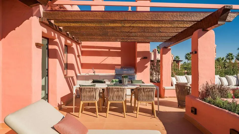 Penthouse z widokiem na morze w Esteponie — zdjęcie