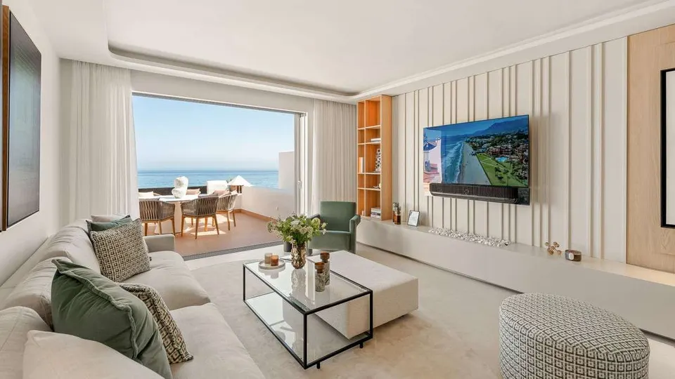 Penthouse przy plaży w Esteponie — zdjęcie