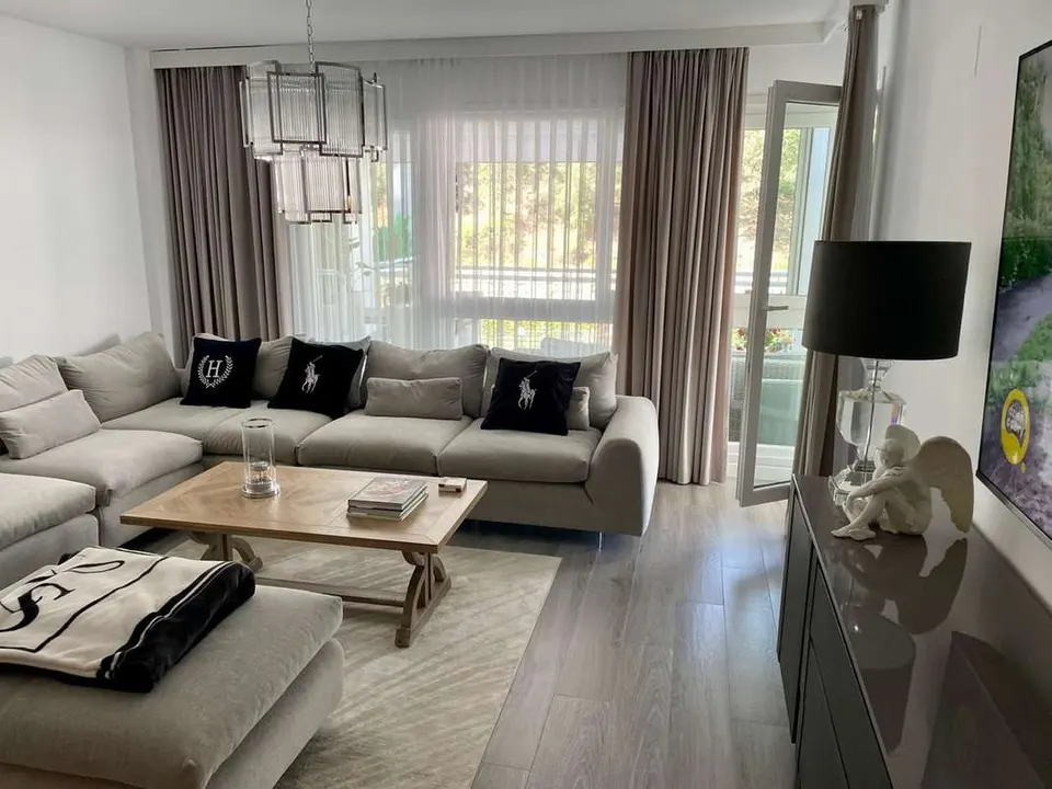 Apartament z basenem w Benahavís — zdjęcie