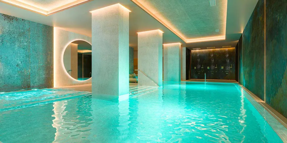 Penthouse z solarium w Esteponie — zdjęcie