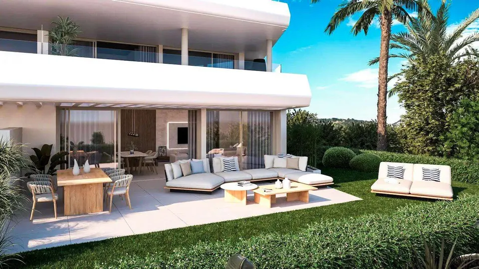 Penthouse z solarium w Esteponie — zdjęcie