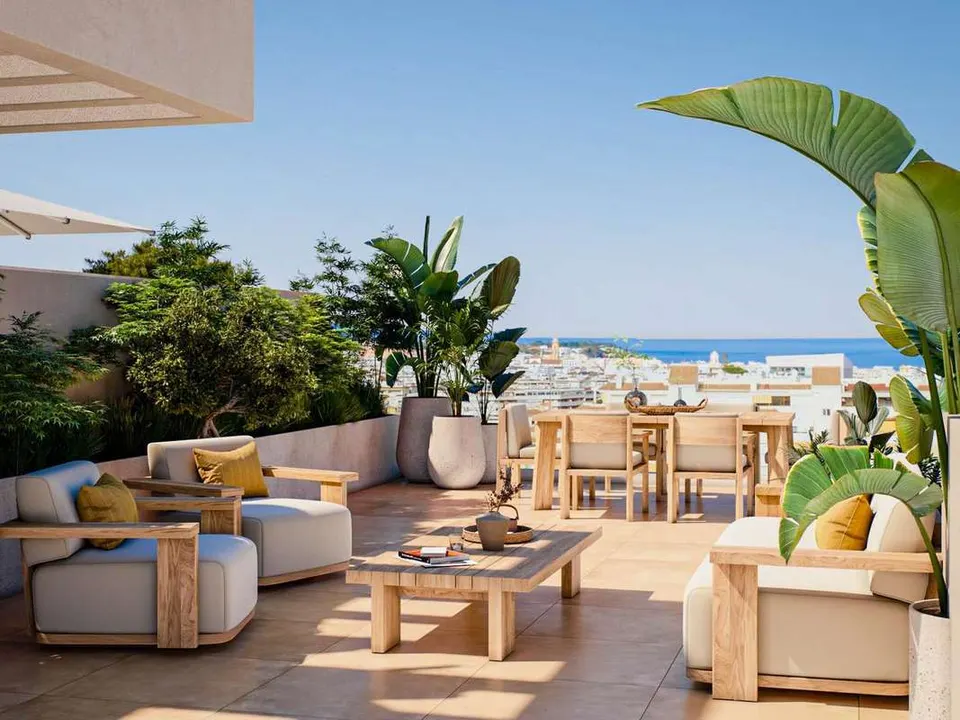 Penthouse z solarium w Esteponie — zdjęcie