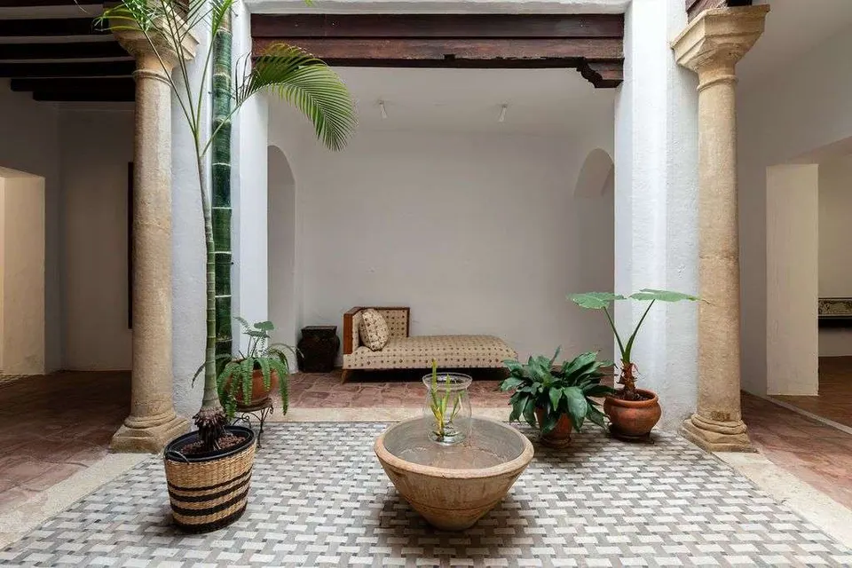 Dom szeregowy z patio w Máladze — zdjęcie