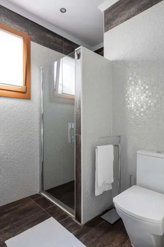 Penthouse z widokiem na marinę w Marbelli — zdjęcie
