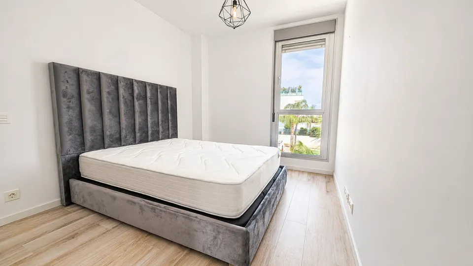 Penthouse z widokiem na morze w Esteponie — zdjęcie