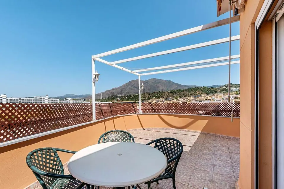 Penthouse z panoramicznym widokiem w Esteponie – zdjęcie 5 z 16