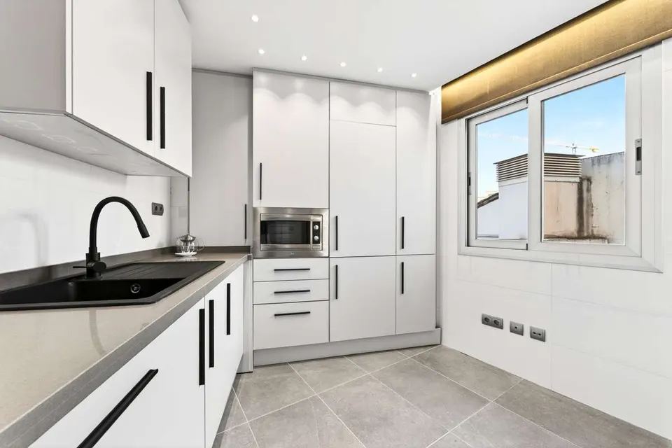 Apartament z widokiem na miasto w Maladze — zdjęcie
