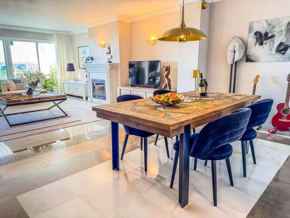 Penthouse z widokiem na morze w Benahavís — zdjęcie