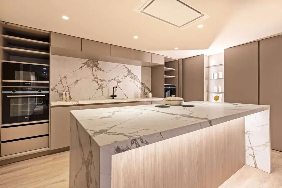 Apartament w sercu Puerto Banús w Marbelli — zdjęcie