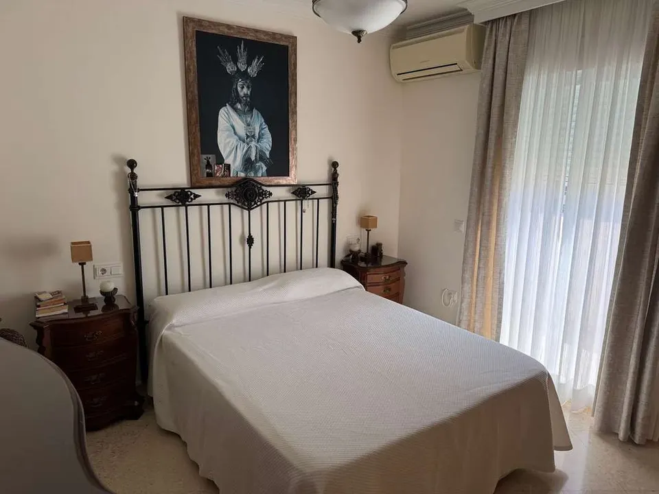 Penthouse z tarasem w Esteponie — zdjęcie