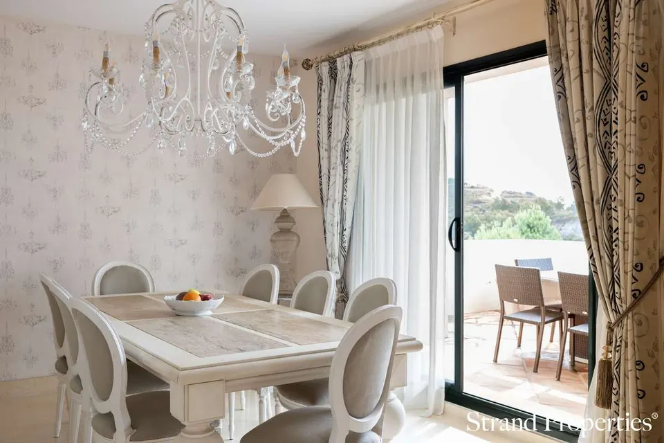 Apartament z widokiem na morze w Benahavís — zdjęcie