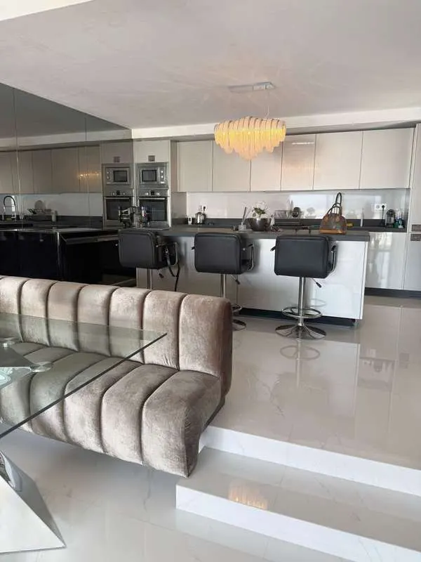 Penthouse z widokiem w Marbelli — zdjęcie