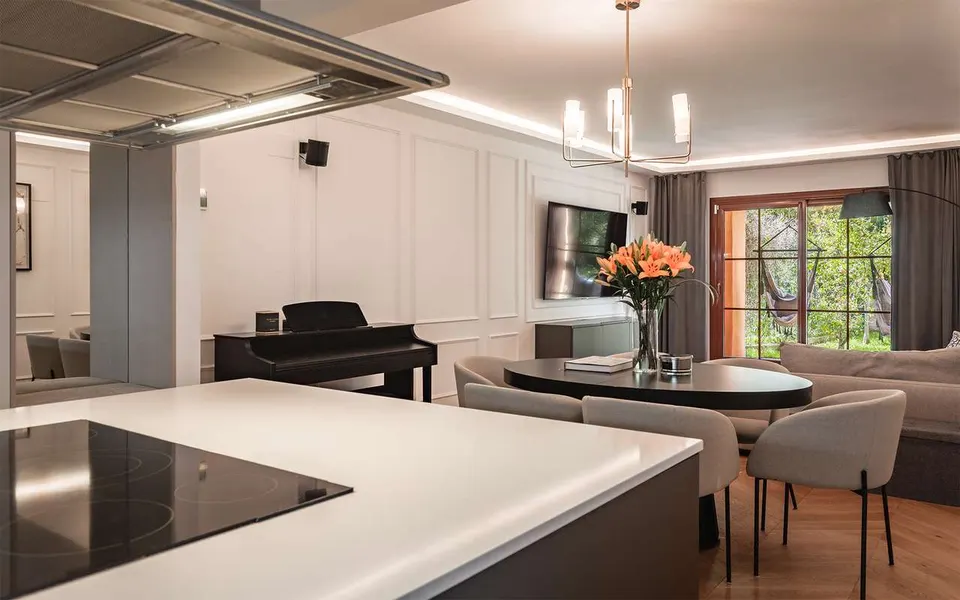 Apartament z ogrodem w Benahavís — zdjęcie