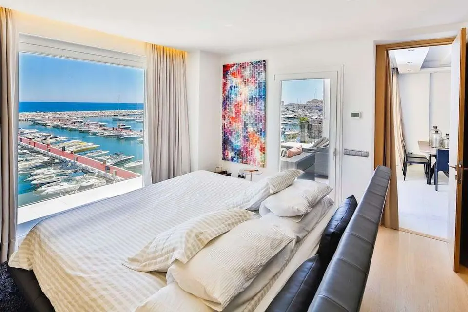 Penthouse z widokiem na morze w Marbelli — zdjęcie