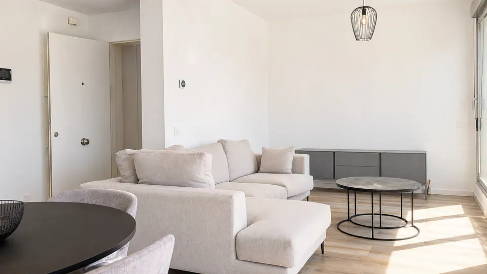 Penthouse z widokiem na morze w Esteponie — zdjęcie