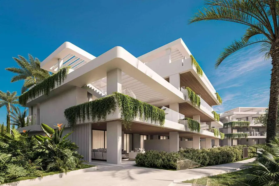 Apartament z prywatnym ogrodem w Esteponie — zdjęcie