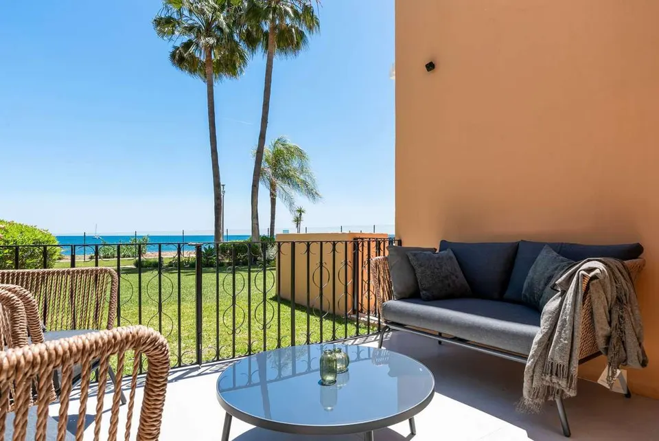 Apartament przy plaży w Esteponie — zdjęcie