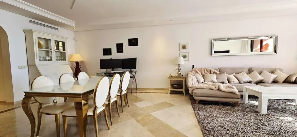 Apartament przy plaży w Esteponie — zdjęcie
