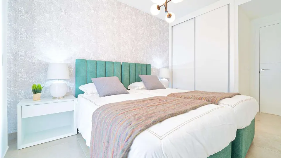 Apartament z tarasem w Esteponie — zdjęcie