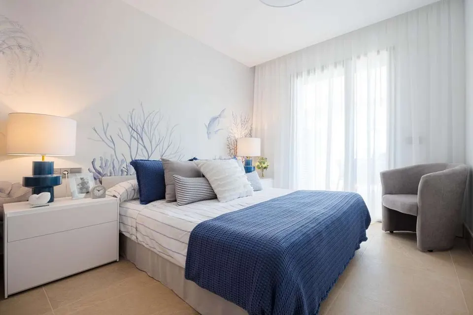 Penthouse z basenem w Casares — zdjęcie
