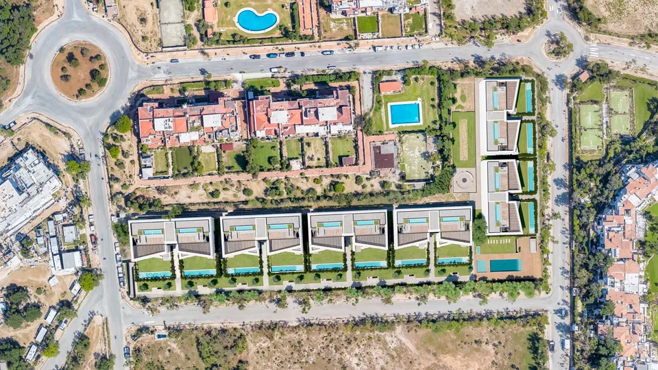 Apartamenty przy polu golfowym w Esteponie — zdjęcie