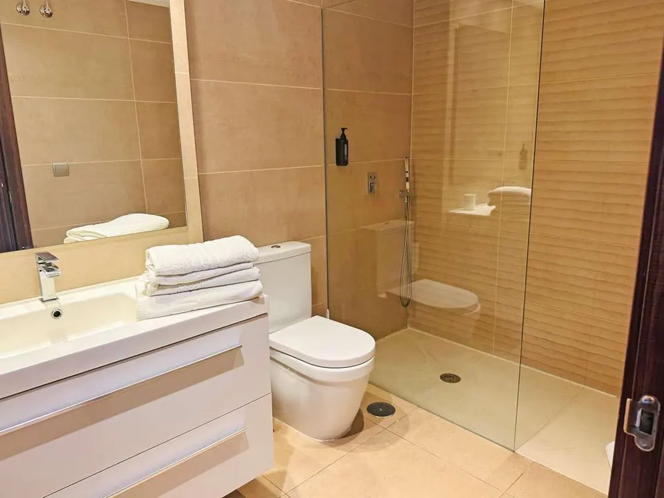Apartament z tarasem w Marbelli — zdjęcie 9 z 16