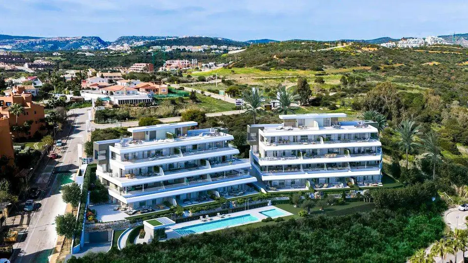 Penthouse z solarium w Esteponie — zdjęcie