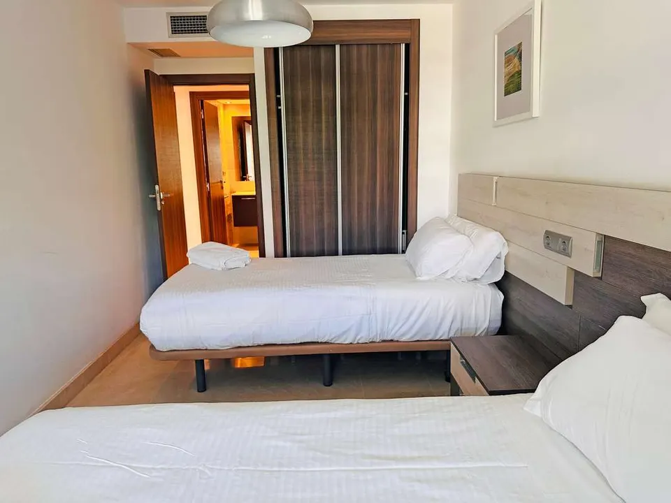 Apartament z tarasem w Marbelli — zdjęcie 13 z 16