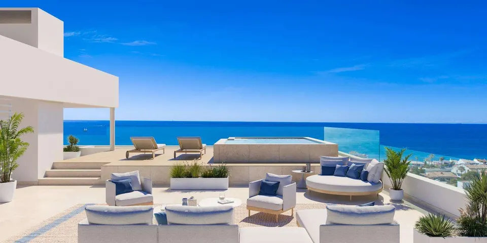 Apartament z prywatnym tarasem w Esteponie — zdjęcie