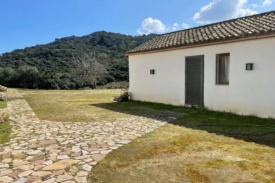 Nieruchomość z dostępem do jeziora w Castellar de la Frontera — zdjęcie