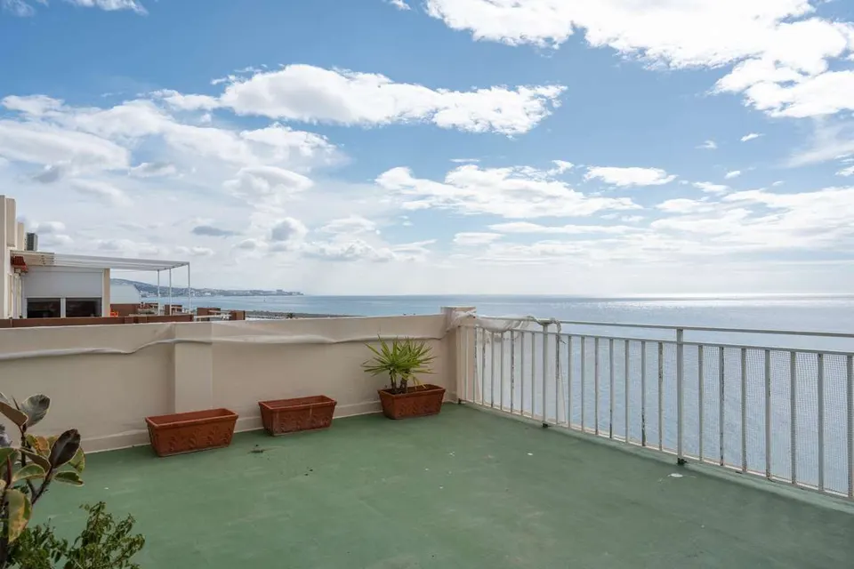 Penthouse z tarasem w Fuengiroli — zdjęcie