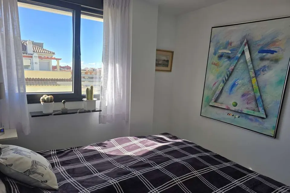 Penthouse z widokiem na morze w Esteponie — zdjęcie