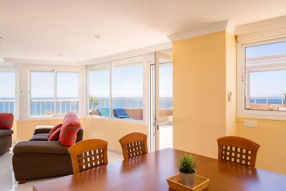 Penthouse z widokiem na morze w Torrox — zdjęcie