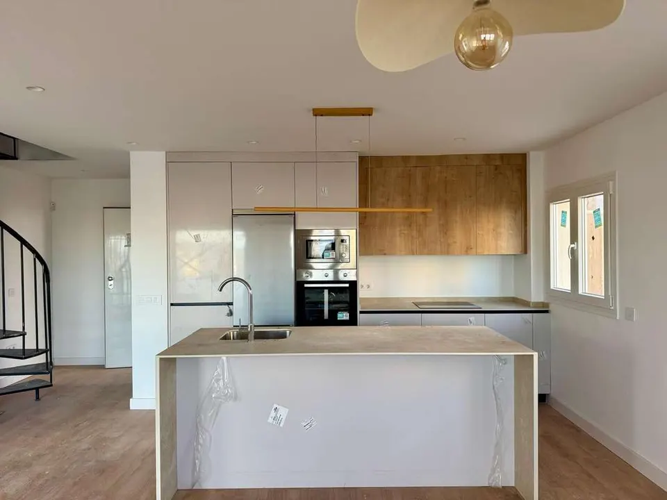 Apartament dwupoziomowy w Torremolinos — zdjęcie 8 z 16