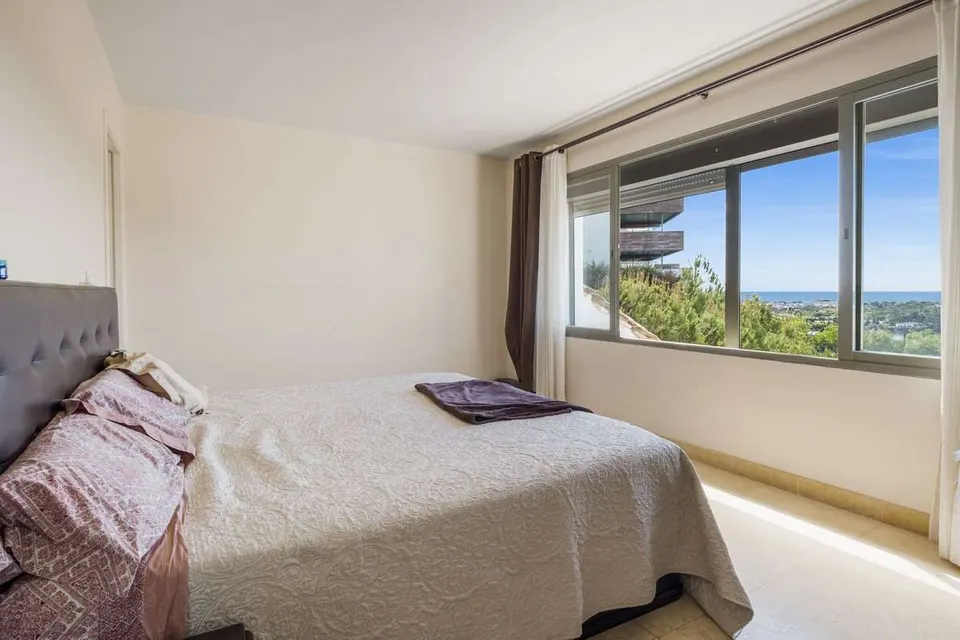 Penthouse z jacuzzi w Benahavís — zdjęcie
