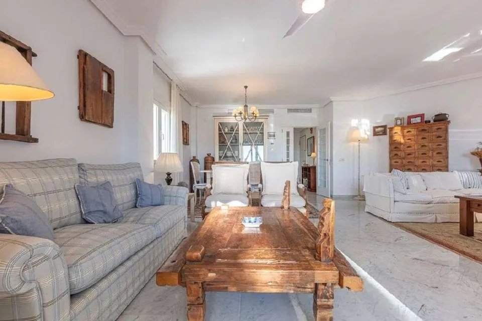 Apartament z 4 sypialniami w Marbelli — zdjęcie