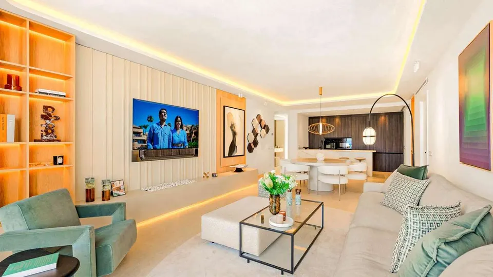 Penthouse przy plaży w Esteponie — zdjęcie